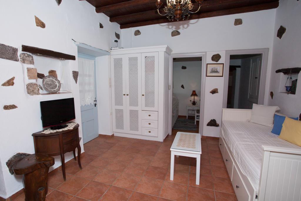 Patmos Chora Traditional Villa Genadio Номер фото